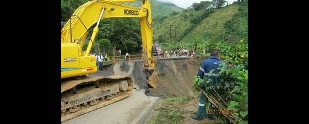 Protestas y vías cerradas, otros efectos del invierno | Colprensa, Bucaramanga | Una de las vías más afectadas es la que comunica de Bucaramanga a la Costa Atlántica. Las autoridades informaron que estará cerrada por lo menos una semana más. Al igual que está, otras 15 vías nacionales están cerradas.