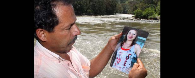 Caso de Lina y Eliana sería penal | Manuel Saldarriaga | Gildardo Henao, padre de Lina Marcela confía en encontrar a su hija, antes de decidirse a regresar a La Merced (Caldas), municipio de donde es concejal. Gildardo dice que la noche del 31 de diciembre la pasó en medio de una total incertidumbre. El plan con Lina era pasar el fin de año juntos en la finca, dijo.