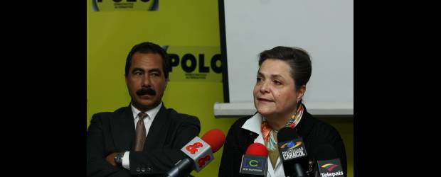 El Polo se quedó sin norte y sin sur | Archivo | El lunes, un grupo de 10 miembros de esa colectividad, entre los que están la parlamentaria andina Gloria Flórez y el senador Luis Carlos Avellaneda, pidieron a Clara López (en la foto) renunciar a la dirección de la colectividad.