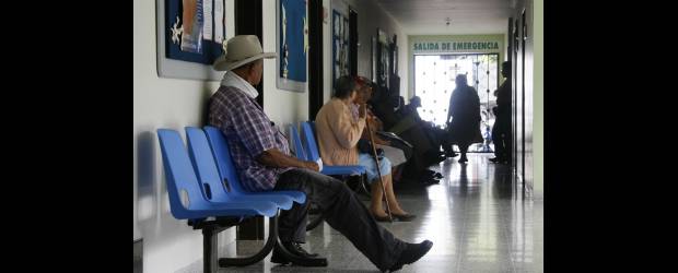 Saludcoop abre otro debate por apoyos políticos | Archivo | La ley prohibe claramente que el patrimonio de las EPS sea invertido en algo distinto a la salud de los usuarios del sistema. Saludcoop aportó a la financiación de los partidos políticos, pero lo hizo a través.