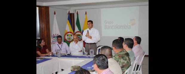 Bancolombia va a la conquista del otro país | Cortesía | Acompañado de las autoridades locales del departamento del Guaviare, el presidente de Bancolombia, Carlos Raúl Yepes Jiménez, celebró que la nueva oficina de la entidad en San José del Guaviare esté cumpliendo un mes.