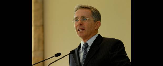 Uribe, al margen de elecciones en Medellín | Archivo | El exjefe de Estado había propuesto la realización de seis foros públicos entre los precandidatos, además de la ejecución de una encuesta como mecanismo objetivo para la selección de un candidato, proceso que no se cumplió.