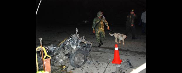 Eln sería autor de carrobomba en Popayán | Colprensa | El carrobomba que explotó el sábado en la noche fue atribuido por las autoridades al Eln. El vehículo estaba cargado con unos 70 kilos de explosivos y, aparentemente, fue detonado por otra persona que lo custodiaba.