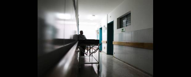 Revolcón en la salud sería a medias | Juan Fernando Cano | Los decretos reglamentarios para paliar los actuales problemas del sistema de salud empezarán a conocerse en octubre, mientras tanto, surgen algunas dudas si con estos será suficiente para que se apliquen cambios reales que afecten positivamente la prestación del servicio y la sostenibilidad de los hospitales.