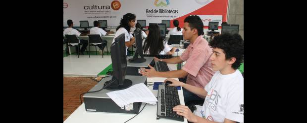 En las ciudades del conocimiento | Archivo | Para saber cuáles son los pasos que siguen en tecnología para Medellín, se realiza el foro De ciudades digitales a ciudades del conocimiento.