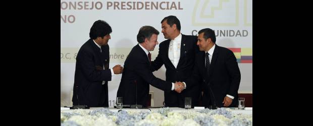 La CAN sale fortalecida de cumbre en Bogotá | Jose Miguel Gómez, Reuters - Bogotá | La cumbre extraordinaria del Consejo Presidencial de la CAN, reunió a los presidentes de Bolivia, Evo Morales; de Colombia, Juan Manuel Santos; de Ecuador, Rafael Correa, y de Perú, Ollanta Humala.