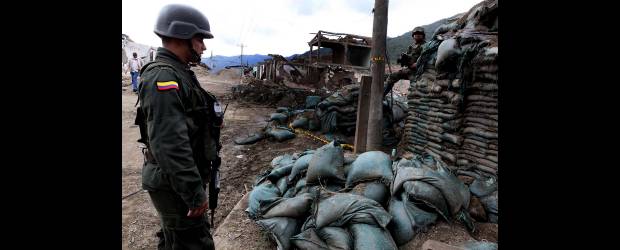 Hay retroceso en seguridad, dice Rangel | Archivo | Uno de los ataques más feroces de 2011 se presentó en Toribío (Cauca), el pasado 9 de julio, cuando las Farc activaron una chiva cargada de explosivos.