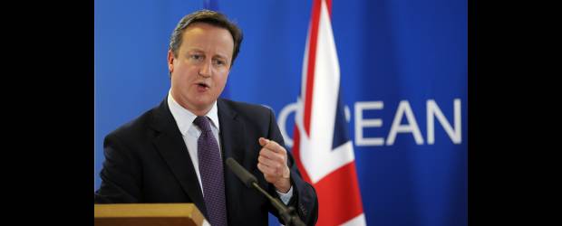Europa logra acuerdo para fortalecer el euro | Philippe Wojazer - Reuters - Bruselas | El primer ministro británico, David Cameron, rechazó el Acuerdo Internacional aprobado por 23 países de la UE y dijo que le "alegra" no estar en el euro. El mandatario exigía que su país fuera eximido de regulaciones financieras.