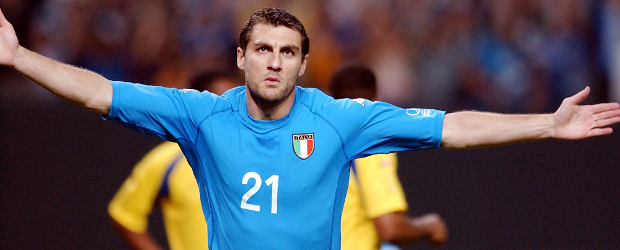 Italianos Vieri, Nesta y Di Biagio jugarán en Colombia | AP-Archivo | El italiano Christian Vieri, figura por varios años con la camiseta de la selección italiana, estará el próximo 5 de junio en Cúcuta.
