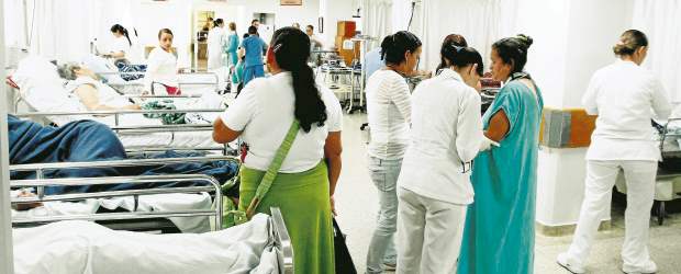 Listo el POS modelo 2012, pero sobreviven obstáculos | Archivo | El actualizado Plan Obligatorio de Salud busca, según el Gobierno, una atención integral a las enfermedades, traerá ventajas para los usuarios que tendrán atención oportuna, equitativa y de mejor calidad. Desde diversas asociaciones de aseguradoras y usuarios ya hay reparos a los alcances del plan.