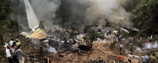 Tragedia aérea en India: habría 160 muertos | AP