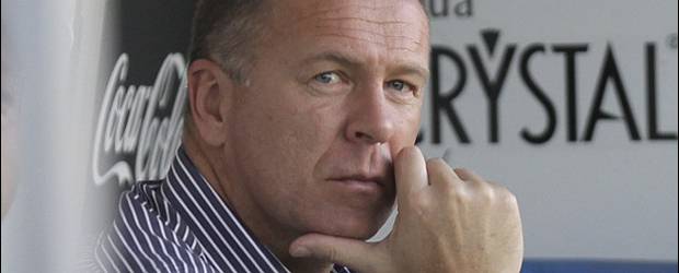 Mano Menezes es el nuevo técnico de Brasil | AP | Menezes cuenta con tres campeonatos regionales de Río Grande do Sul, uno con el modesto Guaraní y otros dos con el Gremio, uno de São Paulo con el Corinthians y una Copa de Brasil con este mismo equipo.