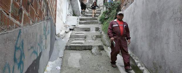 Barrio Versalles Uno | Róbinson Sáenz