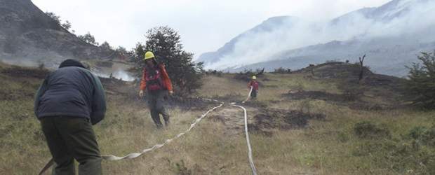 Incendio en la Patagonia chilena ha consumido más de 12 mil hectáreas de bosques | Reuters | El fuego ha causado la muerte de varios animales silvestres de esta zona del país.