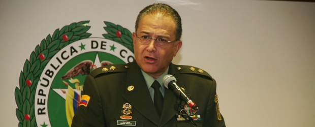 Dirigir la Policía, otra forma de hacer política | Archivo | El director nacional de la Policía, general Óscar Naranjo, es uno de los hombres más respetados en el país y fue elegido como el mejor policía del mundo.