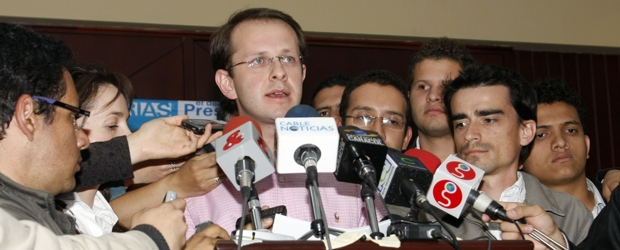 Andrés Felipe Arias obtuvo 1.080.313 votos con el 98,18 por ciento escrutado. | Andrés Felipe Arias obtuvo 1.080.313 votos con el 98,18 por ciento escrutado.