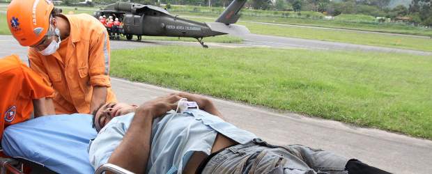 Siete muertos en accidente de bus escalera | Róbinson Sáenz | A bordo de un helicóptero de la Fuerza Aérea Colombiana fueron trasladados al aeropuerto Enrique Olaya Herrera los siete heridos más graves del incidente. Entre ellos estaba Juan Guillermo Giraldo (foto), conductor del vehículo.