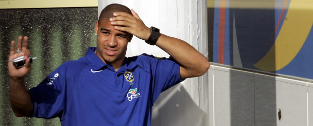 Adriano que protagonizó un nuevo incidente no fue convocado por el Flamengo para el partido en Venezuela | Archivo | Adriano que protagonizó un nuevo incidente no fue convocado por el Flamengo para el partido en Venezuela