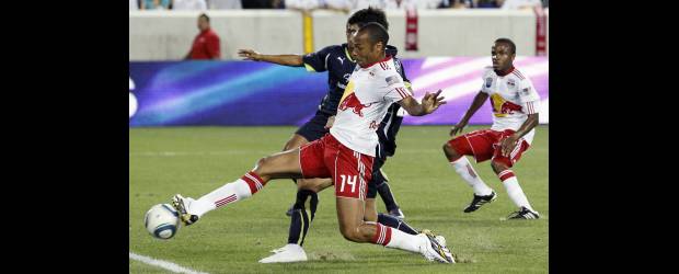 Henry debutó con gol y derrota de los Red Bulls | Reuters | El francés Thierry Henry marcó este jueves su primer gol con la camiseta de los Red Bulls en juego amistoso ante el Totennham inglés.