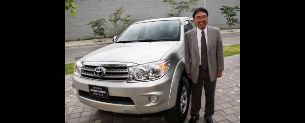 Toyota apunta a los 9 mil carros | | Masahiro Kitamura, presidente de Toyota de Colombia, reveló que Medellín es la plaza para la marca que mejor comportamiento tiene. Aquí se venden más del 30 por ciento de los carros de la marca en el país.