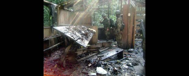 Farc, el enemigo no Ecuador: Gobierno | Archivo | En el bombardeo al campamento de las Farc en Ecuador murieron alias Raúl Reyes y 26 personas más, entre ellas el ecuatoriano Franklin Aisalla.