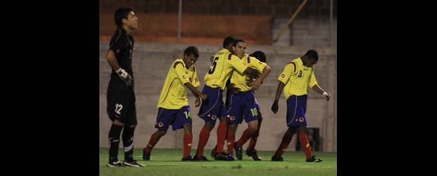 El fútbol tricolor creció en nivel | Róbinson Sáenz | Oswaldo Salgado (10) anotó los dos goles de Colombia ayer en Envigado.