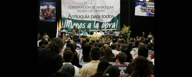 Más recursos para retorno en Oriente | Juan Diego Zapata | El cabildo temático que se realizó ayer en Granada tuvo como tema central el retorno de desplazados. Los alcaldes de los municipios más afectados solicitaron que continúen las ayudas y estas sean constantes y continuas.