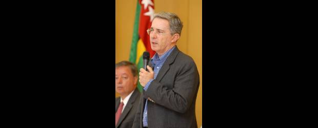 Uribe pidió más decomiso de droga | Colprensa | El anuncio del Presidente fue realizado ayer en San Gil (Santander).