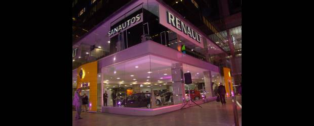 Renault lanzó boutique para vehículos | | Se desarrollarán infraestructuras que posicionen de manera más fuerte el concepto de boutique con exhibiciones modernas, rotación de colecciones dos veces al año y un ambiente acogedor para el potencial comprador de la marca.