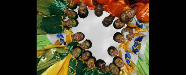 El trabajo infantil fue un motivo de movilización | Esteban Vanegas | Fundaciones como el Sena, Corporación Juntos Construyendo Futuro y la Policía de Infancia y Adolescencia, acompañaron en la marcha a 300 niños que con un show de capoeira, zancos y una banda marcial defendieron sus derechos.