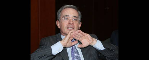 Entrego a Doña Rumbo con sus tres huevitos: Uribe | Juan Antonio Sánchez | A pesar de la crisis económica internacional y de los problemas generados por la situación con Venezuela, Uribe destacó los avances del país en estos años.