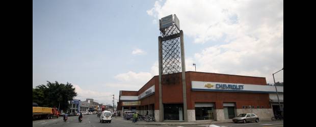 Logan y Cruze están en Palacé Automotriz |