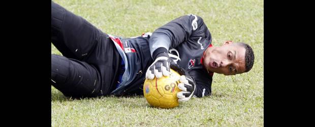 Breitner: DIM va por buen camino | Jaime Pérez | Breitner Castillo, arquero del Independiente Medellín. El equipo rojo entrena hoy en el club Pilsen, donde el técnico Édgar Carvajal empezará a definir la formación titular para enfrentar al Real Cartagena, el sábado venidero.