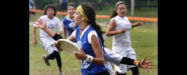 Ya ultimate se juega con lápiz y libro | Archivo | Del equipo universitario del Eafit hacen parte varias de las campeonas mundiales de la Selección Colombia. El Eafit abre hoy el Internacional.