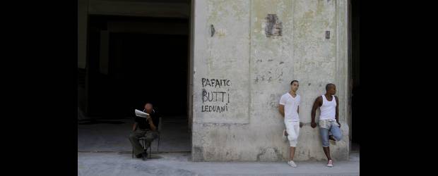 Despido masivo estatal en Cuba | Franklin Reyes, AP - La Habana, Cuba | La crisis económica cubana es grave. El gobierno de la isla recortará medio millón de empleos estatales en el primer trimestre de 2011.