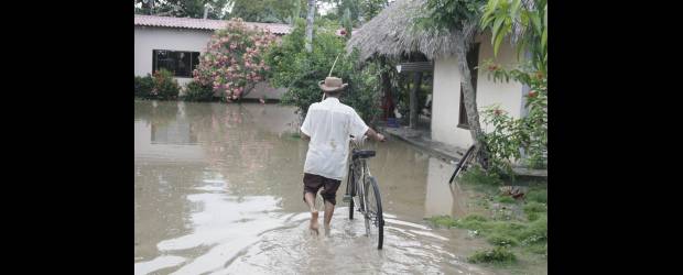 Los deslizamientos se suman a inundaciones | Archivo | Una de las regiones más afectadas por la actual temporada de lluvias es La Mojana, en el departamento de Sucre, y se teme que las aguas suban más, pues la segunda época de precipitaciones del año se unirá a la primera.