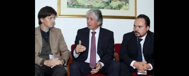 Alzheimer avanza con pasos de gigante | Henry Agudelo | De izquierda a derecha, los especialistas Markus Glatzel, Francisco Lopera y Diego Sepúlveda, unos quijotes en la lucha contra el Alzheimer.
