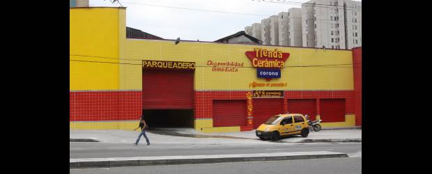 Corona ya tiene 3 tiendas en Medellín | Hernán Vanegas | La apertura oficial de la tienda está prevista para mañana. El objetivo de Corona es acercarse a los clientes con modernos puntos de venta.