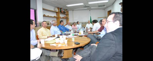 Gutiérrez y Rico, a la Alcaldía por la U | Cortesía | Desde las ocho de la mañana hasta las tres de la tarde estuvieron reunidos los miembros de la Dirección Departamental del Partido de la U tratando el tema de los avales a sus candidatos para Gobernación y Alcaldía.