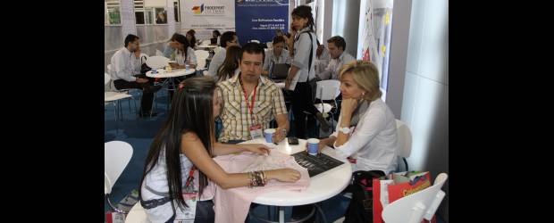 Buen cierre de ventas en feria Colombiamoda | Hernán Vanegas | En la feria también se destacó el segundo Encuentro Nacional Empresarial y la Misión Internacional de Compradores que concluyó con 325 citas en dos días, generando expectativas de negocios por 1,8 millones de dólares.