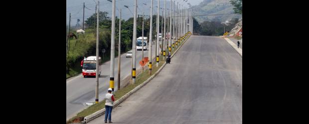 Ramos: Autopistas no tienen reversa | Archivo | El Gobernador de Antioquia reiteró el compromiso de hacer un esfuerzo adicional para que las Autopistas de la Montaña sean una realidad.