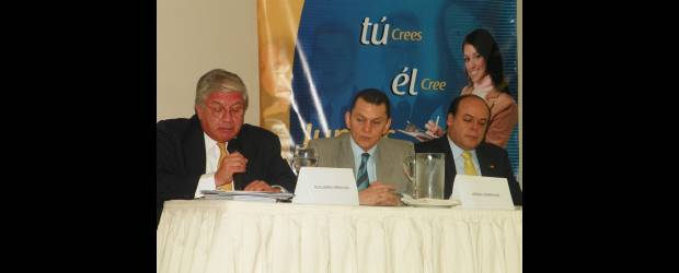 Cooperativas financieras le temen a suerte de las CTA | Cortesía | Jorge Alberto Corrales, presidente del Consejo de Confecoop, con John Jairo Gómez, presidente del Comité Nacional de Cooperativas de Trabajo Asociado.