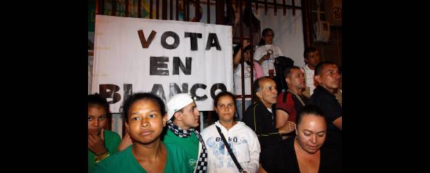 Voto en blanco, lección bellanita | Edwin Bustamante | La celebración de los seguidores del voto en blanco en Bello fue mesurada, por decisión de la dirigente Luz Imelda Ochoa, del Movimiento Cívico Ciudad de Bello, uno de los que promovió esta opción.