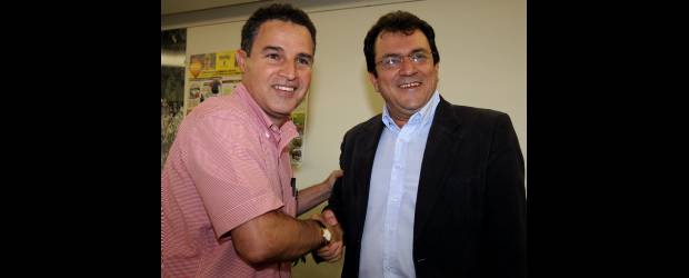 Salazar, tranquilo con anuncios de Gaviria | Jaime Pérez | El alcalde Salazar y el electo Aníbal Gaviria se reunieron el pasado martes en La Alpujarra, donde además establecieron las comisiones de empalme.