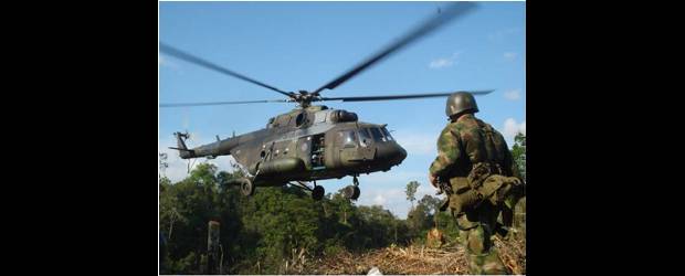 Suárez, último refugio de alias "Alfonso Cano" | Cortesía Ejército Nacional | El rumor de la presencia de "Cano", en los alrededores de Suárez (Cauca), atemorizó a los residentes quienes optaron por tomar medidas de auto protección como entrarse a las 6:00 de la tarde. En zonas rurales se produjo el desplazamiento de por lo menos 400 personas al saberse la presencia del jefe guerrillero.