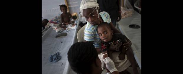 Niños de Haití llegarán a España | Ramon Espinosa, Ap, Puerto Príncipe . Haití | La labor de la entidad en Haití, de la que se benefician a diario 15.000 personas, abarca alimentación, materiales básicos y atención médica a la población.