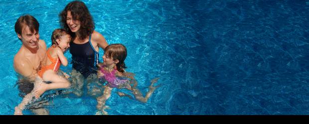 Dudas sobre uso de las piscinas siguen flotando | Los interesados en participar de las mesas de trabajo, que programará Asurbe para discutir las dudas existentes respecto a la reglamentación de las piscinas, pueden llamar al 444 94 01 o escribir al correo asurbe@une.net.co.
