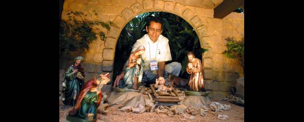 El pesebre le muestra El hombre Al hombre | Donaldo Zuluaga |