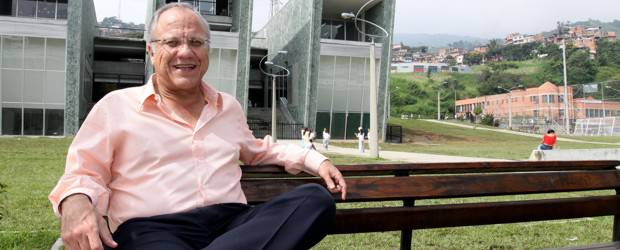 Medellín es una luz para Juárez | Donaldo Zuluaga | En su visita, el alcalde de Ciudad Juárez, Héctor Murguía, disfrutó de la ciudad y destacó su infraestructura y el trato de las personas. Después, regresó para asumir el reto de aplicar nuevas estrategias en su lucha contra la violencia.