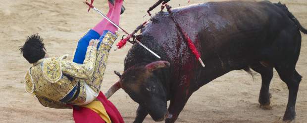 Sanfermines terminó con dos orejas para El Juli y dos cornadas para Juan Mora | AP |